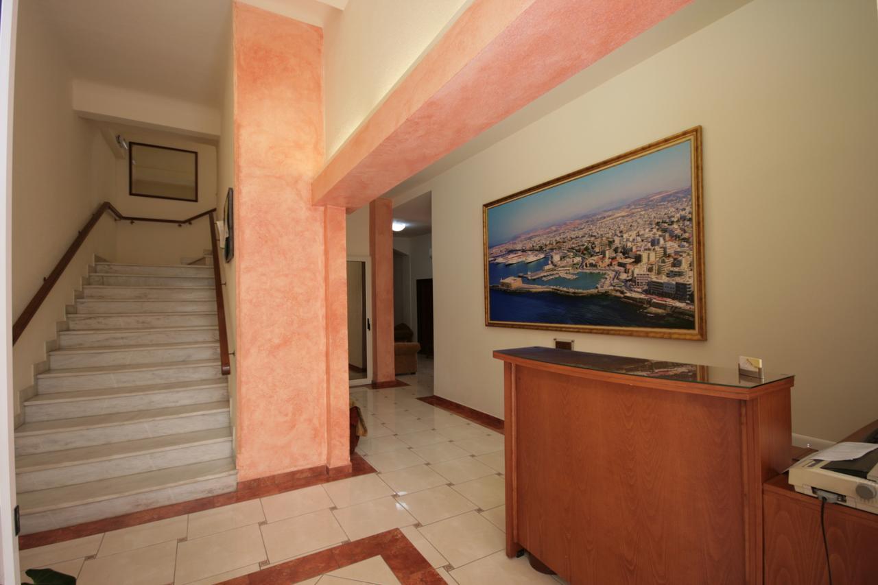 Lena Hotel Heraklion Exterior foto