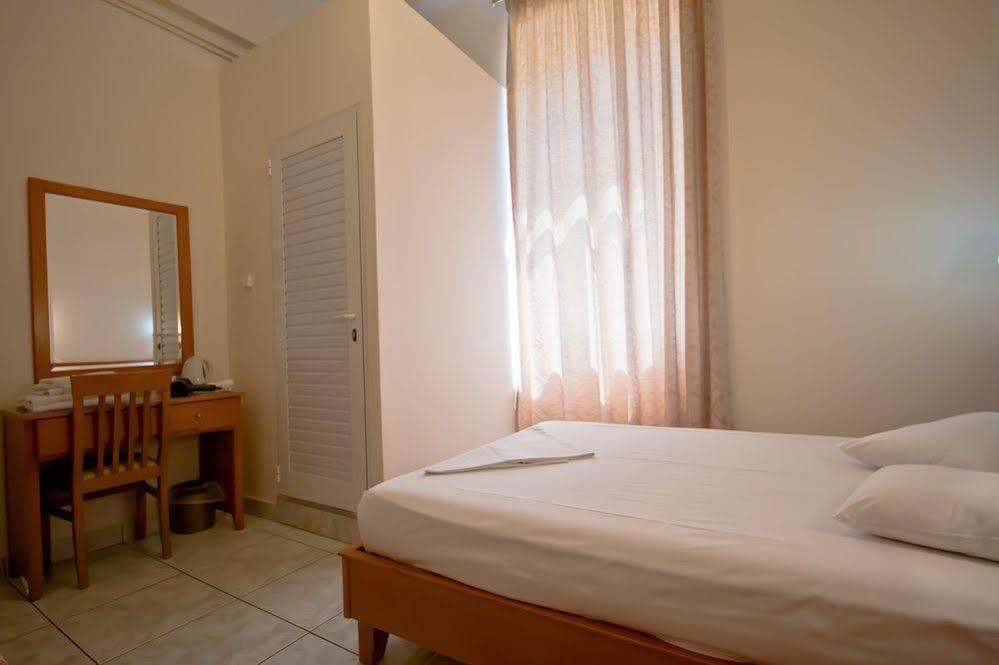 Lena Hotel Heraklion Exterior foto
